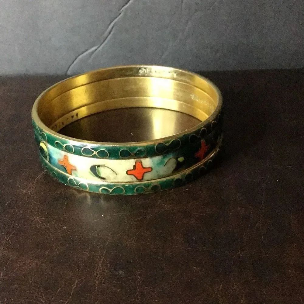 Bracelet Set of three vintage fire enamel On goldtone metalโunfamiliarโMakersโma